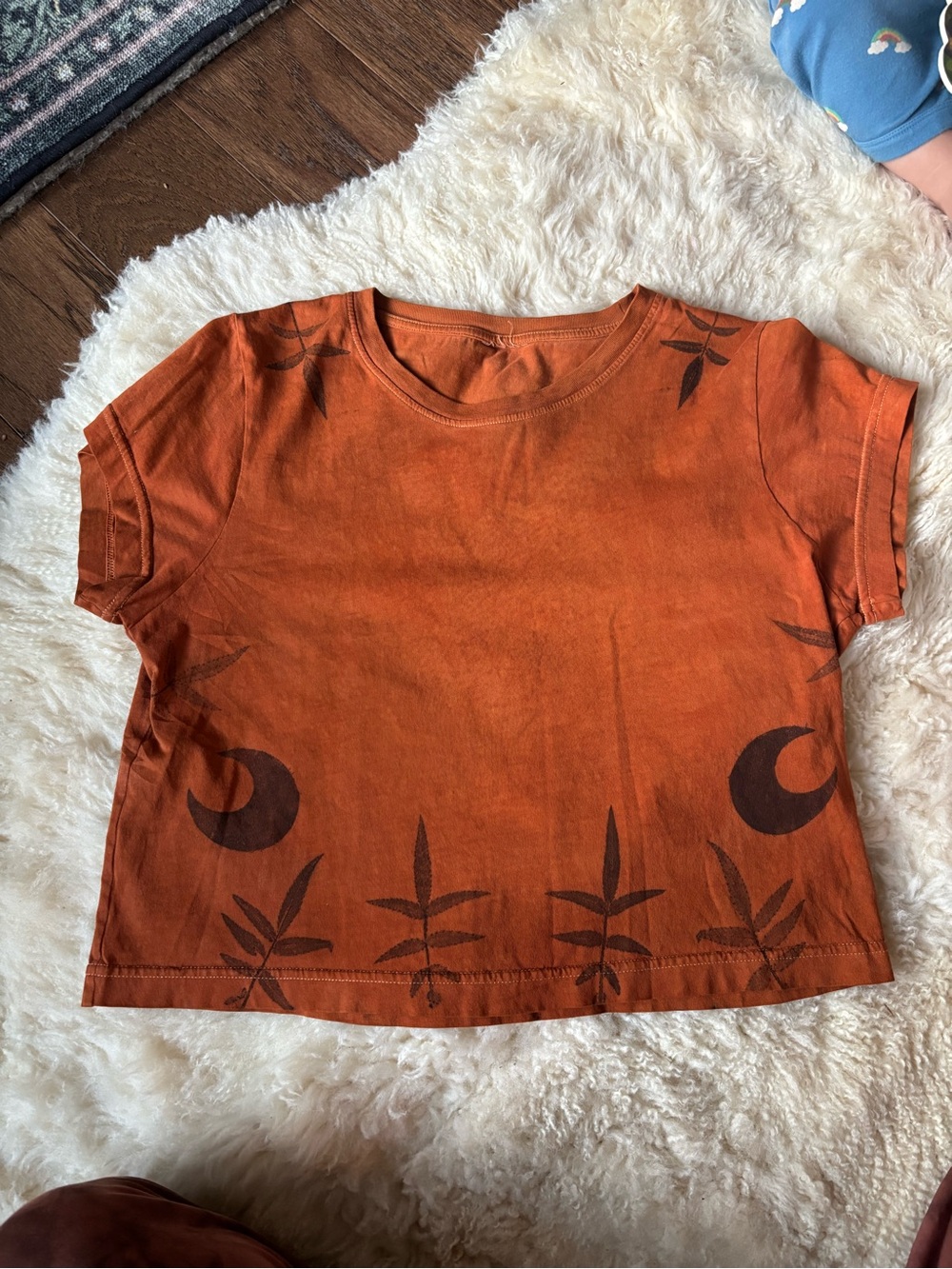 Empress moth plant dyed tee